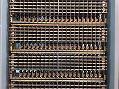 クロスバスイッチの写真