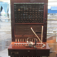 手動交換機の正面の写真