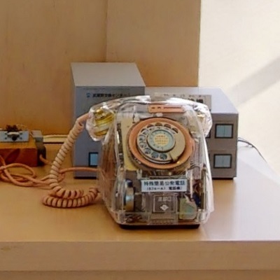 特殊簡易公衆電話機(スケルトン)正面の写真