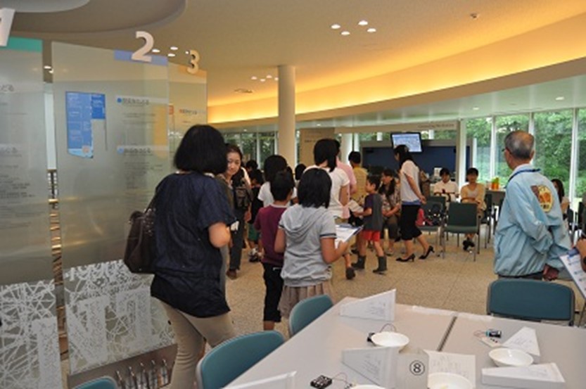 ガイドツアーの様子