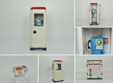 ペーパークラフトの丹頂形公衆電話ボックスの出来上がり写真