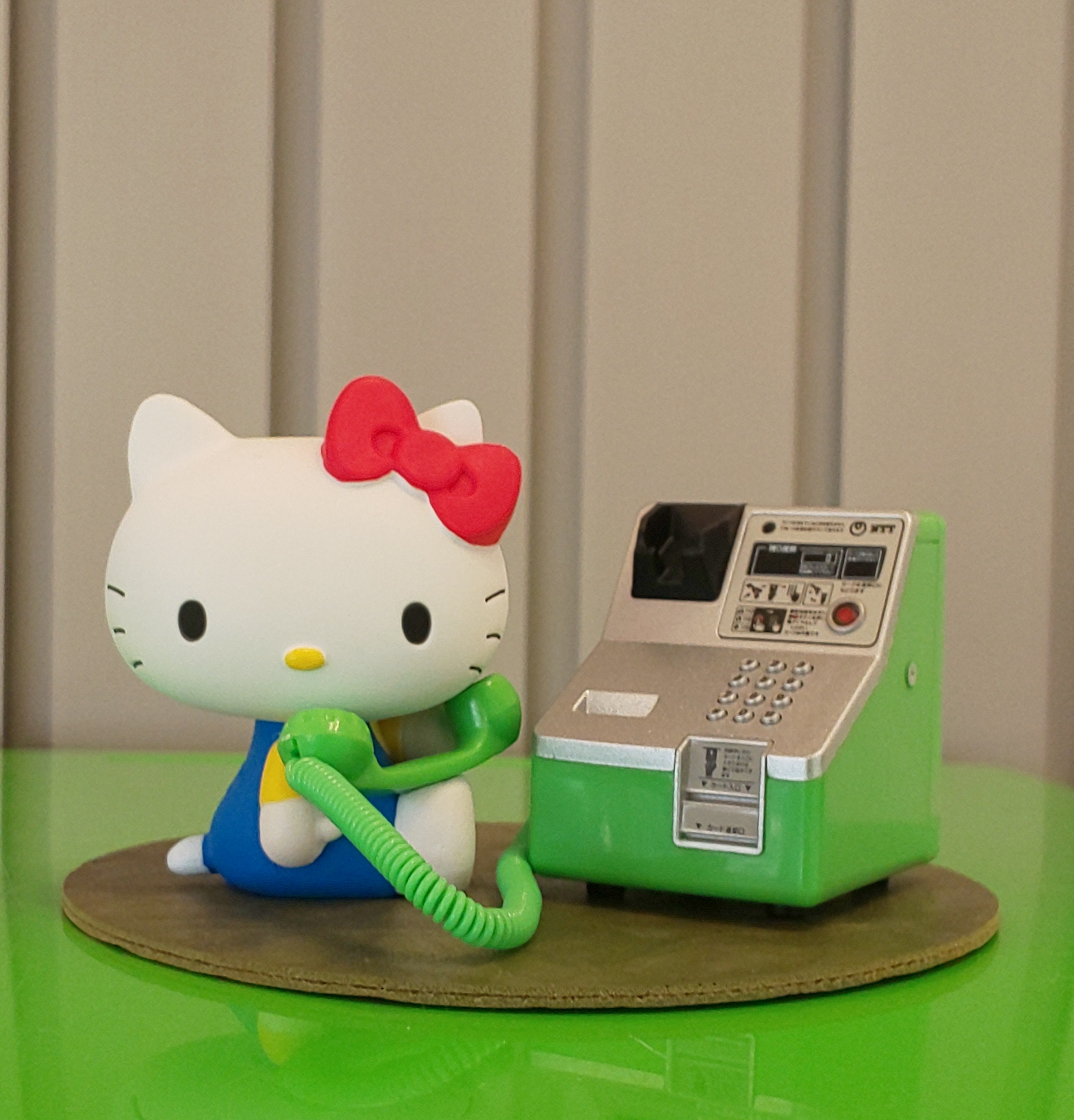 ガチャ画像(キティとMC-5BP (アナログ公衆電話機))